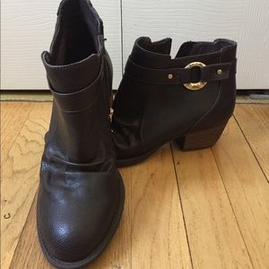 Dr. Scholl’s cool comfort booties